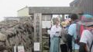 山頂の神社（月山本宮）までは登山