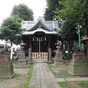 こじんまりした神社です。