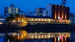 徳島市に行った際助任川沿いを散歩しました。