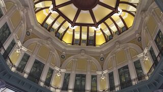 赤レンガとドーム屋根