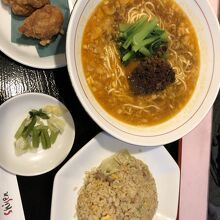 四川乃華 飯野店
