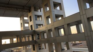 大階段を上がった先の広場