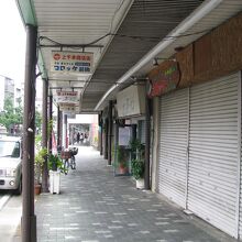 上千本商店街は日曜は定休日