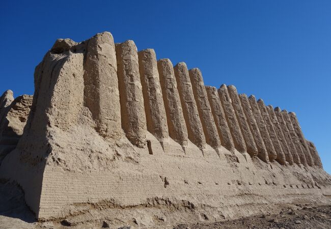モンゴル軍に滅ぼされたオアシス都市の遺跡