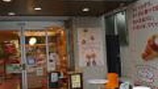 実際は5丁目にある小さな新宿のパン屋