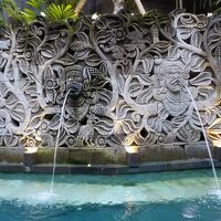 ホテルのプールもすごくよき！