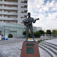 エルヴィス プレスリー像 