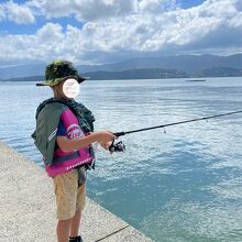 翌日も船越漁港で釣りをしました　青空が綺麗でした