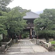 静かな寺院