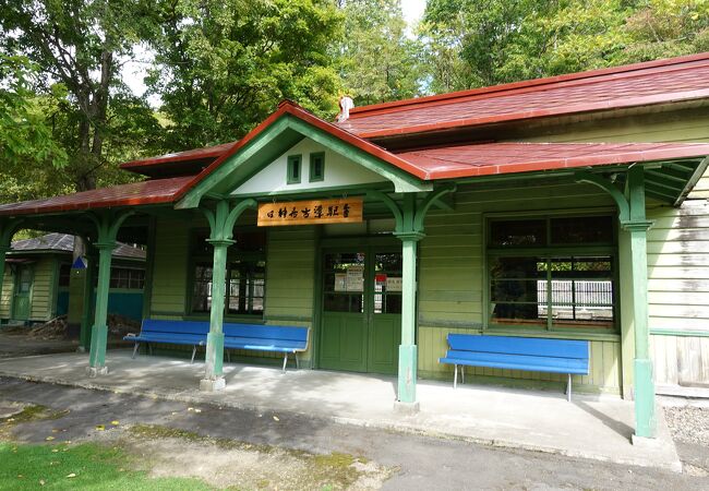 最終お値下げ　神居古潭石　北海道旭川　天然記念　台座付き 神居古潭（旭川市）| Domingo -ドミンゴ-