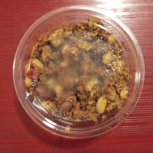 地下のミニ催事で購入したチリコンカン