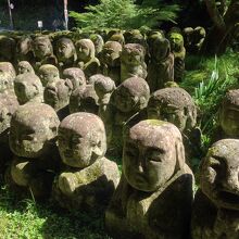 ほっこりする羅漢像