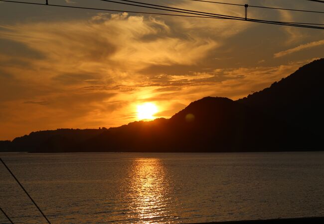 地元の方から観光客までお奨めの夕日スポット