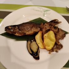 川魚（たぶんイワナ）の甘露煮