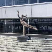 飛んでるな～～