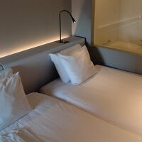 シングルベッドがくっついてます