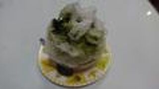 かき氷（宇治金時）を注文