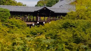 混雑していない、初秋の臥雲橋から見る通天橋が、素晴らしかったです