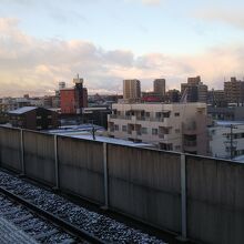 小田井駅から上小田井駅方面への景色