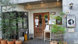 ちゃんとうまいピザには余計なことは一切必要ありません