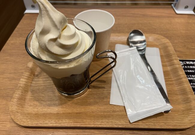 カフェも併設しています