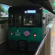 新型車両の外観。