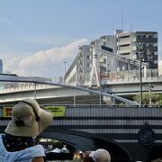 日本橋川の橋の一つ