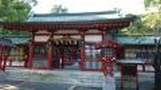 朱色の美しさが印象的