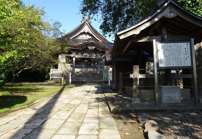 番神の高台にあるお堂