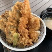 ボリューム満点の天丼