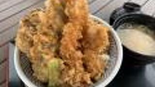 ボリューム満点の天丼