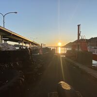 八幡港が近いです。夕日が綺麗でした