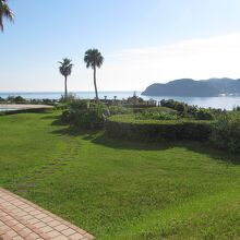 ホテル１階から