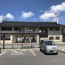 フェリーターミナルとバス停