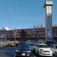 玄関から釧路駅を望む