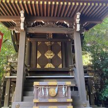 飯富稲荷神社社殿