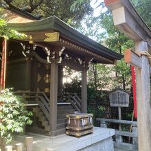 飯富稲荷神社社殿