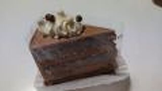 生チョコクリームが用いられた、「本日のケーキ」を購入