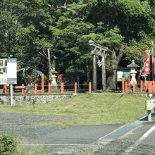 小さい神社