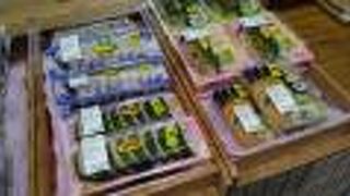 地元の方が食事をしていました