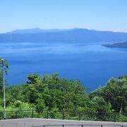 眼下に広がる十和田湖がとても綺麗