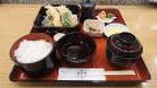 店内飲食とテイクアウトで利用