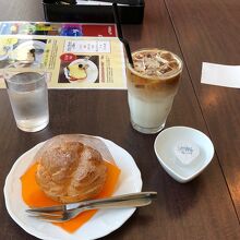 名物シュークリーム