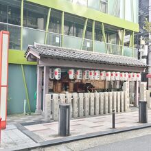 220x220_18204152.jpg?