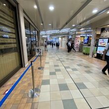朝のエキュート品川