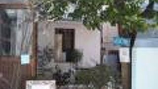 お洒落な佇まいのレストラン