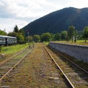 規模も大きく良く保存された廃線・廃駅跡