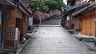 朝早くは人がいなくて静か