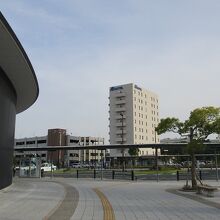 三河田原駅から見たABホテル田原