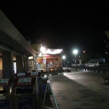 夜なのでわかりにくい